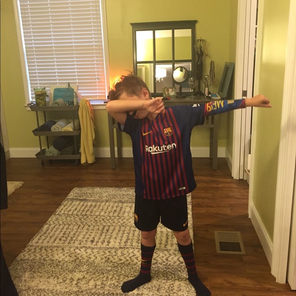 Meet your Posher, DJ - Picture 6 of 8